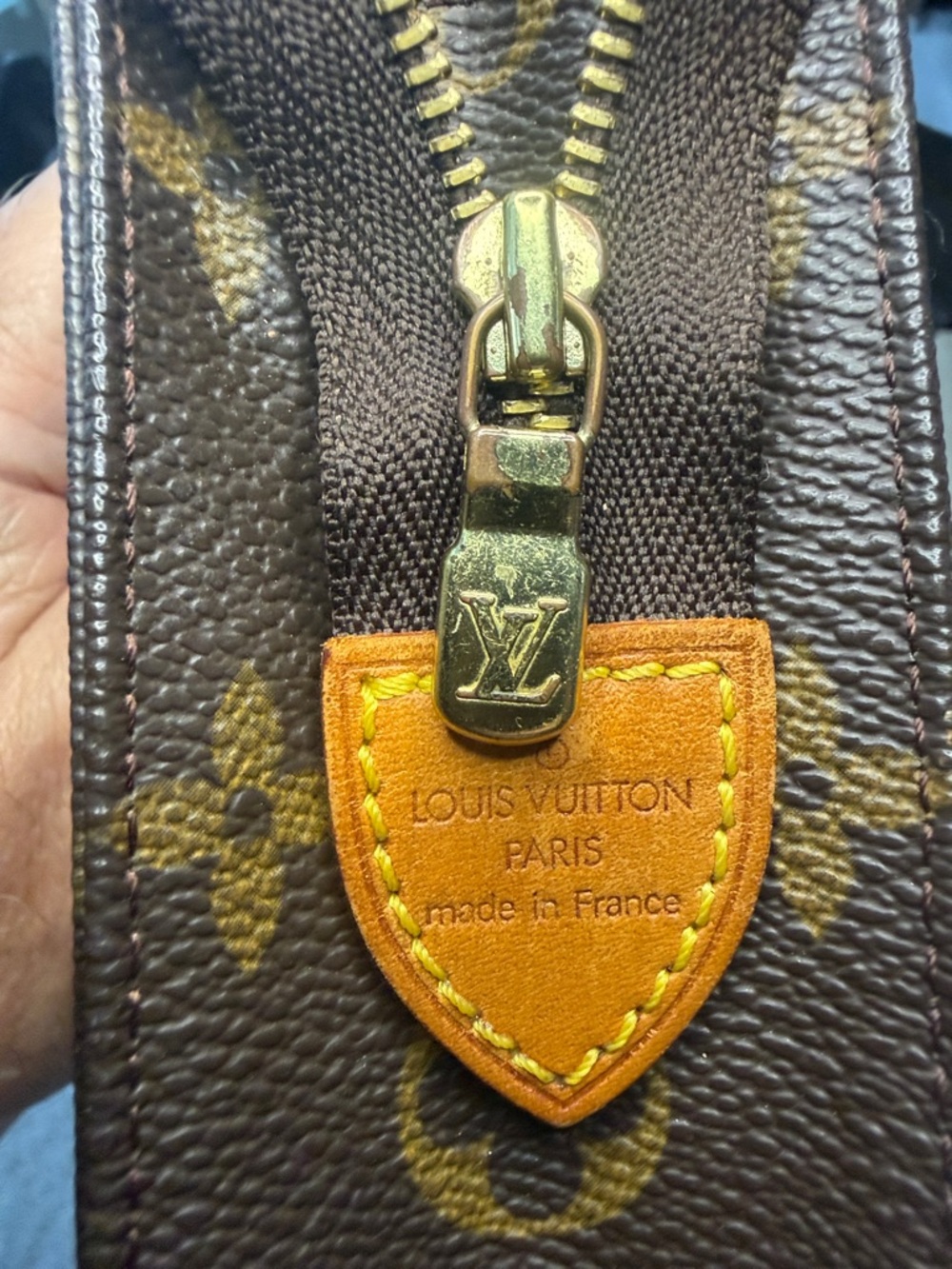 Louis Vuitton Monogram Poche Toilette 19 Cosmetics Pouch - Picture 9 of 16